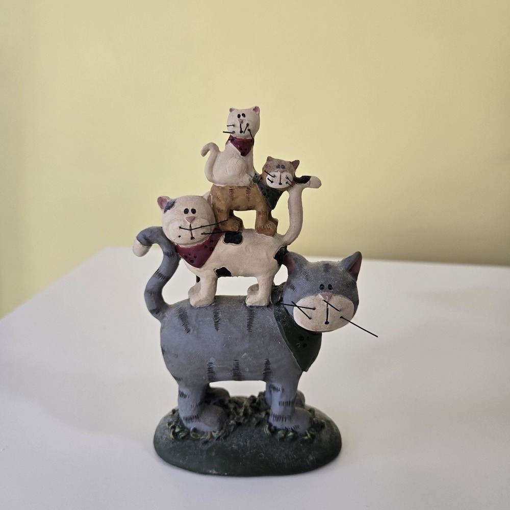Suzi Skoglund Kitties Cat Figure Blossom Bucket